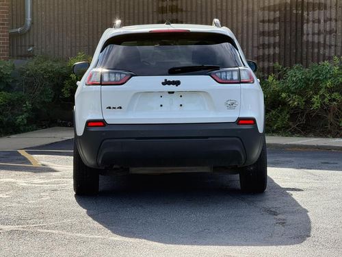2019 Jeep Cherokee Altitude — photo 11