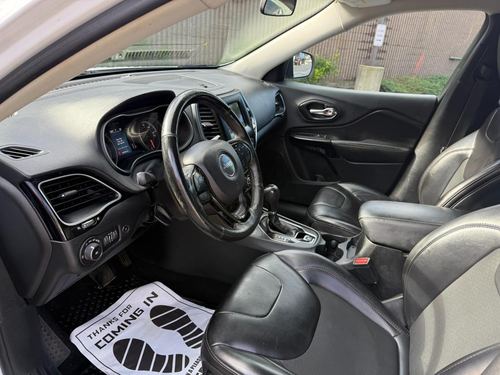 2019 Jeep Cherokee Altitude — photo 18
