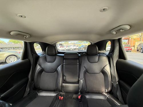 2019 Jeep Cherokee Altitude — photo 23
