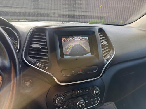 2019 Jeep Cherokee Altitude — photo 24