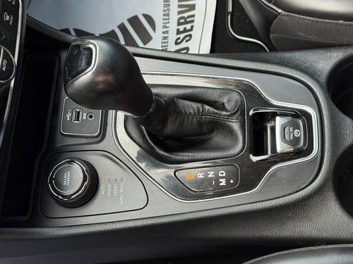 2019 Jeep Cherokee Altitude — photo 25
