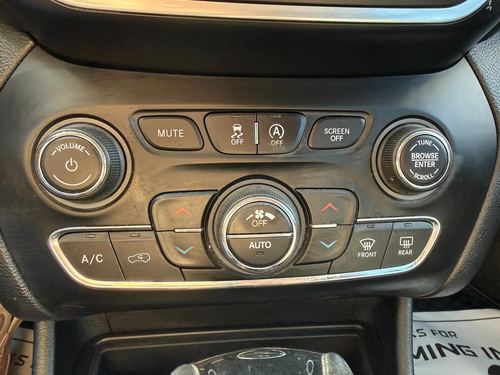 2019 Jeep Cherokee Altitude — photo 26
