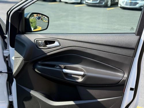 2019 Ford Escape SE — photo 30