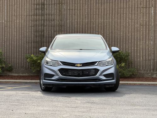 2018 Chevrolet Cruze — photo 3
