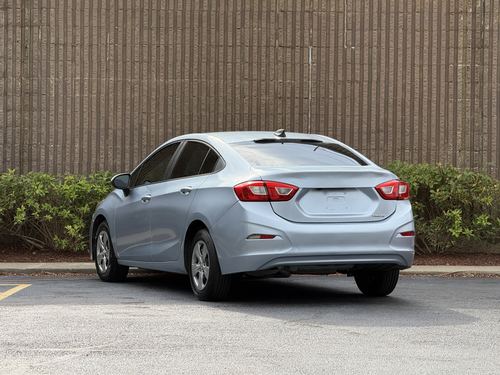 2018 Chevrolet Cruze — photo 9