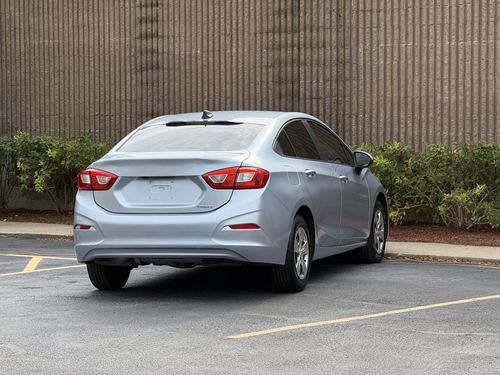 2018 Chevrolet Cruze — photo 10