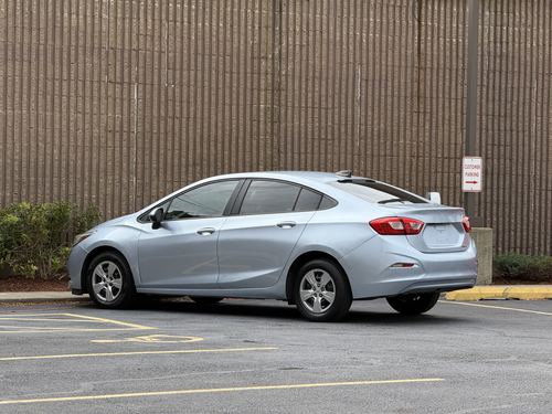 2018 Chevrolet Cruze — photo 7