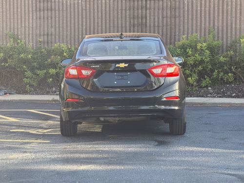 2017 Chevrolet Cruze — photo 22