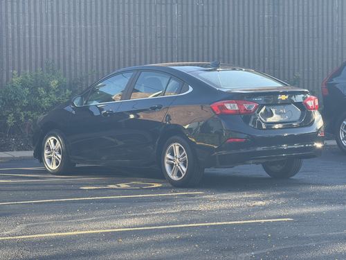 2017 Chevrolet Cruze — photo 24