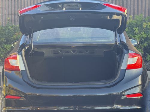 2017 Chevrolet Cruze — photo 27
