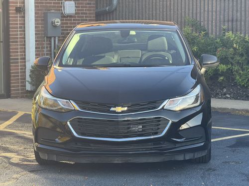 2017 Chevrolet Cruze — photo 32
