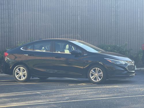 2017 Chevrolet Cruze — photo 35