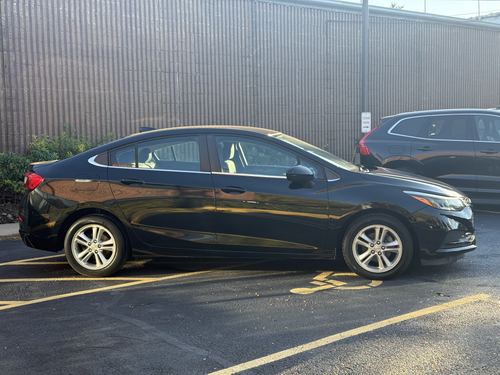 2017 Chevrolet Cruze — photo 40