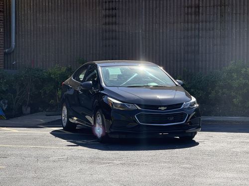 2017 Chevrolet Cruze LT — photo 6