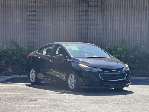 2017 Chevrolet Cruze LT — photo 8