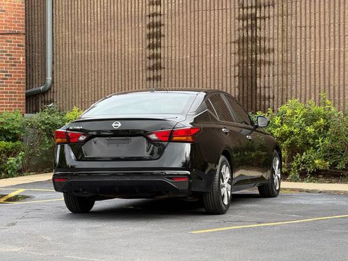2020 Nissan Altima S FWD — photo 17