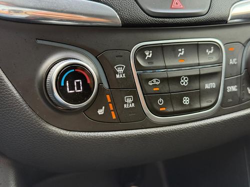 2018 Chevrolet Equinox 2LT — photo 30