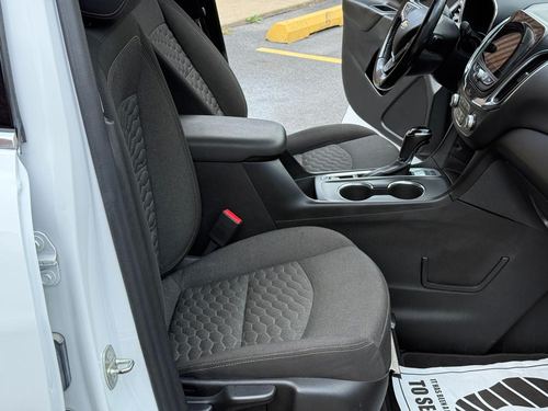 2018 Chevrolet Equinox 2LT — photo 32