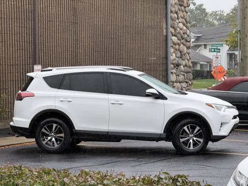 2018 Toyota Rav4 — photo 9