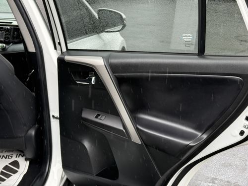 2018 Toyota Rav4 — photo 16