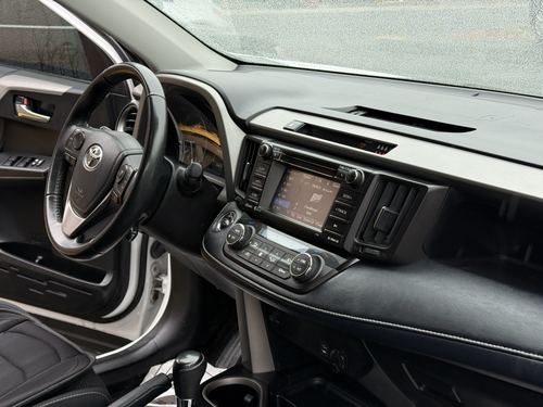 2018 Toyota Rav4 — photo 19