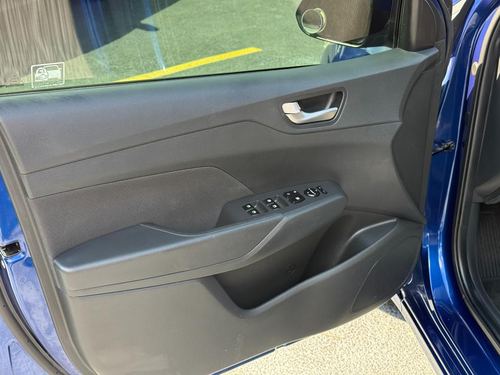 2021 Hyundai Accent SE — photo 15