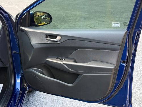 2021 Hyundai Accent SE — photo 22