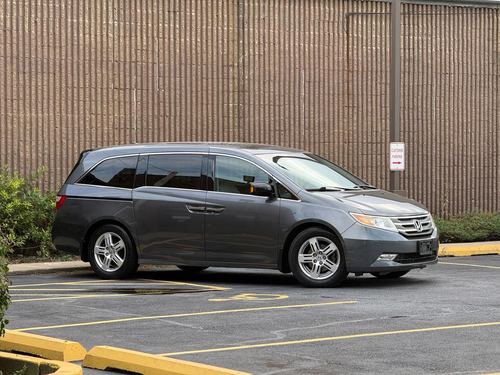 2013 Honda Odyssey Touring — photo 9