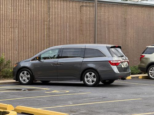 2013 Honda Odyssey Touring — photo 12