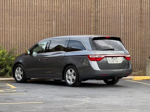 2013 Honda Odyssey Touring — photo 13