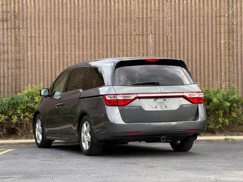 2013 Honda Odyssey Touring — photo 18
