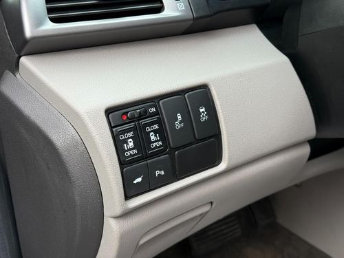 2013 Honda Odyssey Touring — photo 28