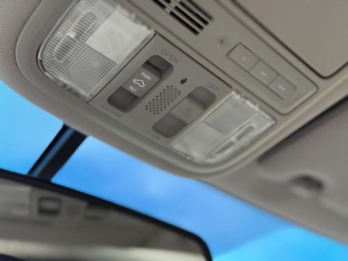 2013 Honda Odyssey Touring — photo 38