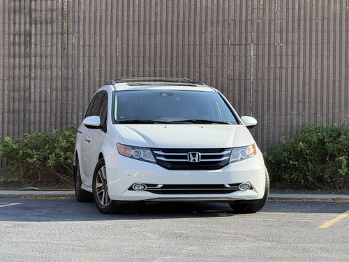2014 Honda Odyssey — photo 2