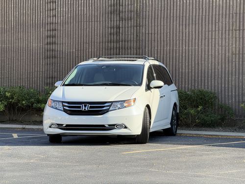 2014 Honda Odyssey — photo 3