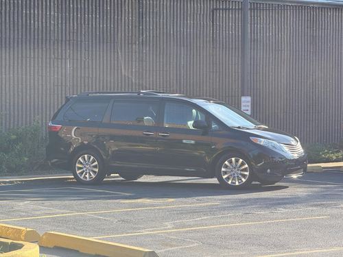 2015 Toyota Sienna Limited 7-Passenger — photo 7