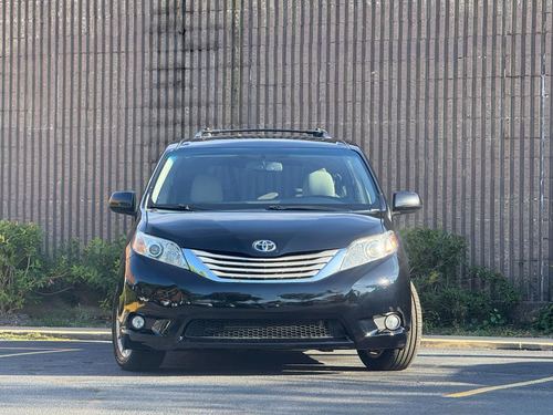 2015 Toyota Sienna Limited 7-Passenger — photo 9