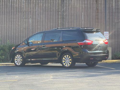 2015 Toyota Sienna Limited 7-Passenger — photo 10