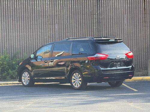 2015 Toyota Sienna Limited 7-Passenger — photo 13