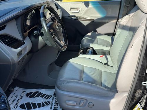 2015 Toyota Sienna Limited 7-Passenger — photo 18