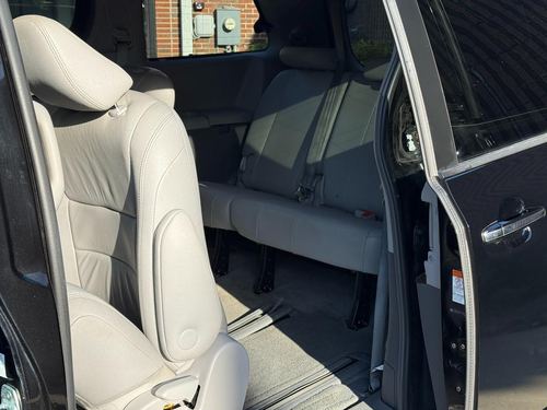 2015 Toyota Sienna Limited 7-Passenger — photo 27