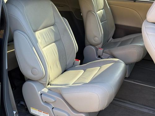 2015 Toyota Sienna Limited 7-Passenger — photo 30