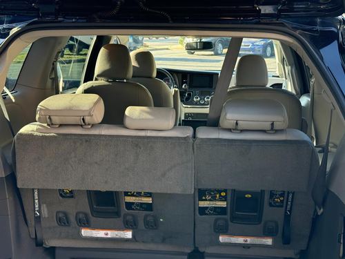 2015 Toyota Sienna Limited 7-Passenger — photo 31