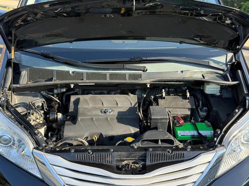 2015 Toyota Sienna Limited 7-Passenger — photo 41
