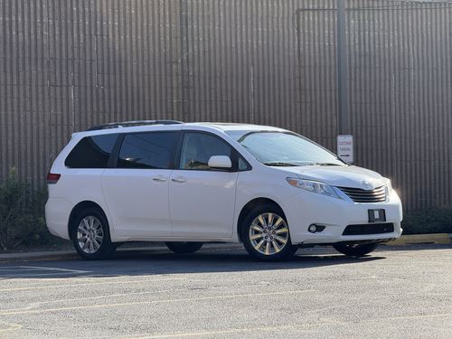 2012 Toyota Sienna — photo 3