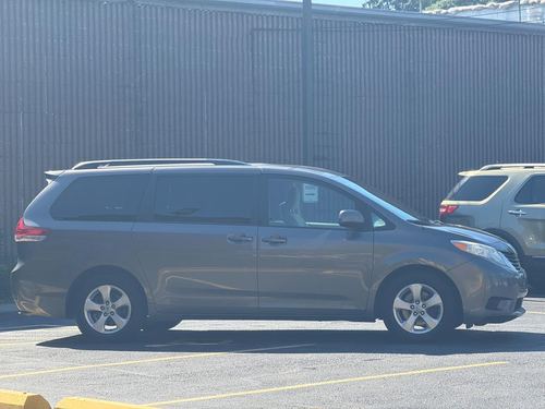 2014 Toyota Sienna — photo 7