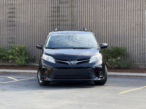 2018 Toyota Sienna — photo 3