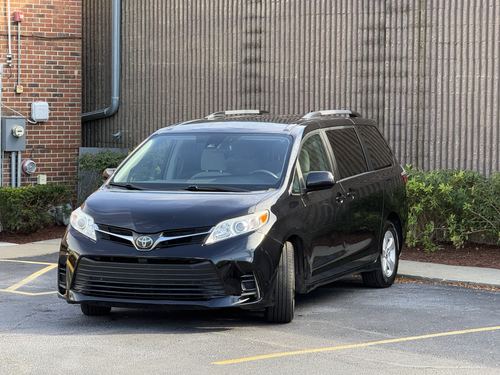 2018 Toyota Sienna — photo 4