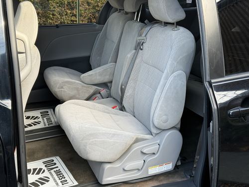 2018 Toyota Sienna — photo 23