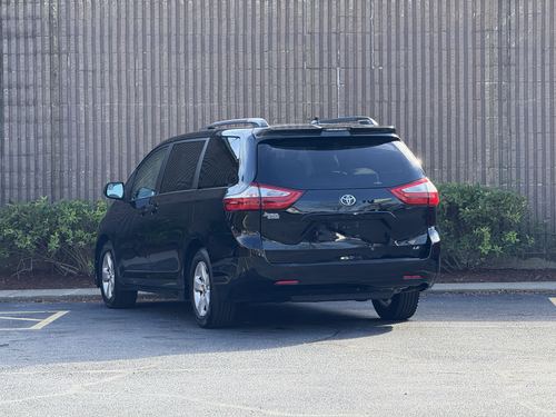 2018 Toyota Sienna — photo 6